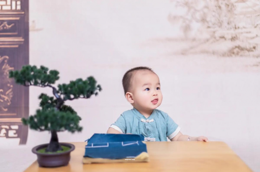 楚雄宝宝腿纹不对称怎么办