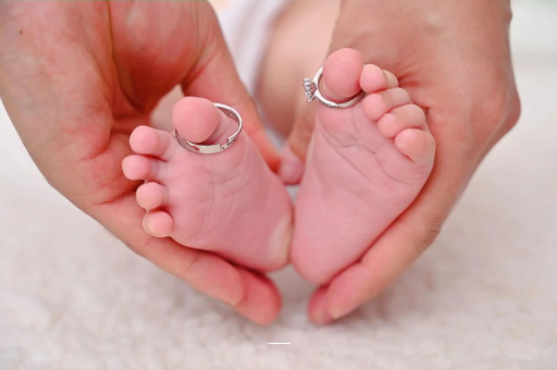 楚雄怀孕肚子一边高一边低